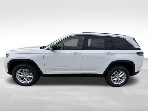 New 2026 Jeep Grand Cherokee Laredo AWD/4WD image 3