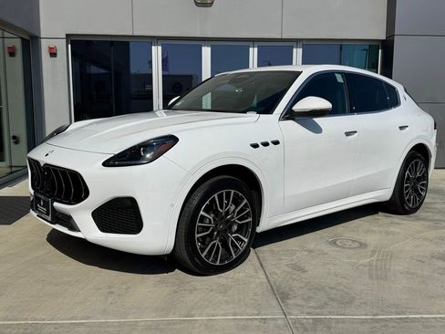 Used 2025 Maserati Grecale Modena AWD/4WD image 4