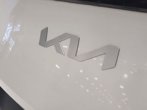 Used 2023 Kia Sportage LX image 7