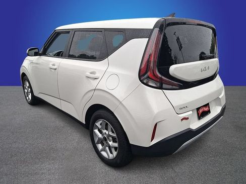 Used 2023 Kia Soul LX w/ Option Group 015 FWD image 6