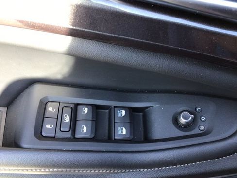 Used 2022 Jeep Grand Cherokee L Laredo w/ Luxury Tech Group I RWD image 22