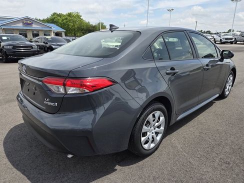 Used 2023 Toyota Corolla LE FWD image 3