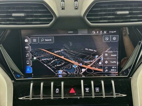 Used 2020 Lamborghini Urus AWD/4WD image 13