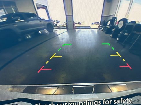 Used 2024 Nissan Rogue SV w/ SV Premium Package image 16