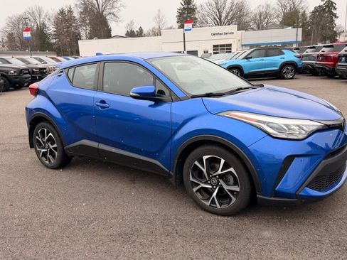 Used 2021 Toyota C-HR XLE image 2