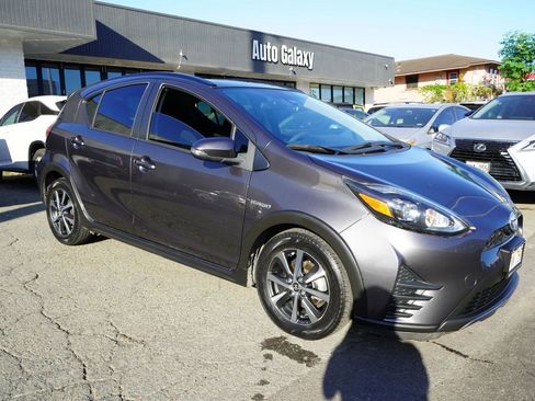 Used 2018 Toyota Prius C Three FWD image 4