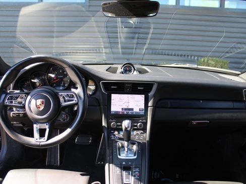 Used 2019 Porsche 911 Targa 4 GTS image 34