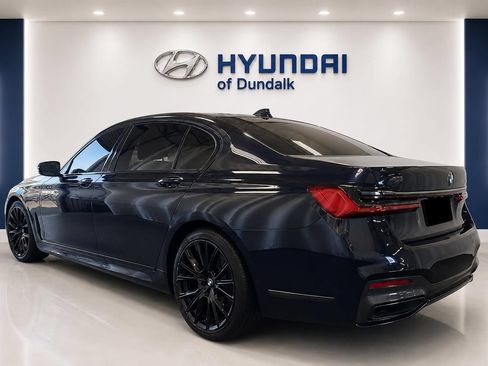 Used 2020 BMW 740i w/ M Sport Package RWD image 2
