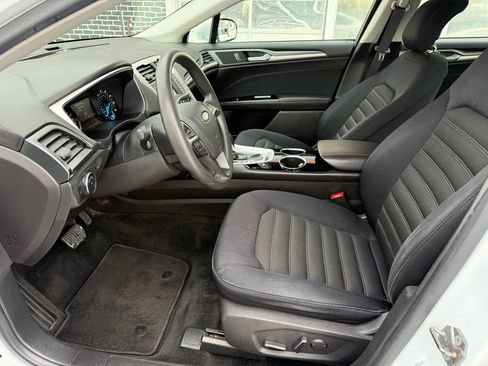 Used 2013 Ford Fusion SE image 3