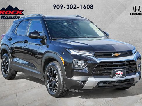 Used 2023 Chevrolet TrailBlazer LT image 3