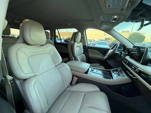 Used 2020 Lincoln Aviator Reserve w/ Equipment Group 202A image 19