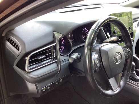Used 2024 Toyota Camry SE FWD image 9