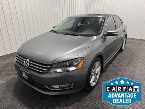 Used 2015 Volkswagen Passat 1.8T SE image 1