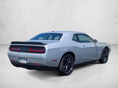 Used 2019 Dodge Challenger SXT w/ Blacktop Package RWD image 5