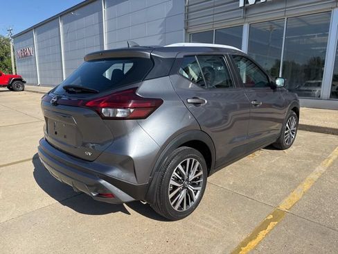 Used 2022 Nissan Kicks SV FWD image 8