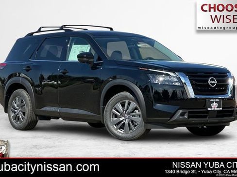 New 2025 Nissan Pathfinder SV image 1