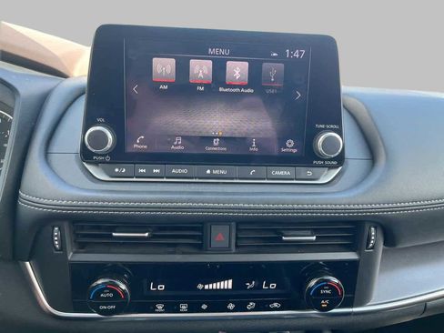 Used 2023 Nissan Rogue SV image 18