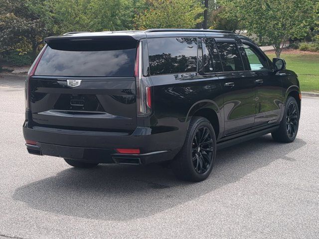 Used 2024 Cadillac Escalade ESV Sport Platinum w/ LPO, ONYX Package AWD/4WD image 4