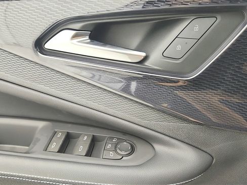 New 2025 Chevrolet Blazer EV LT image 26