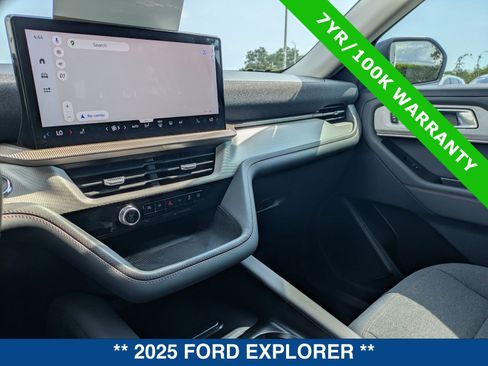 Certified 2025 Ford Explorer Active RWD image 31