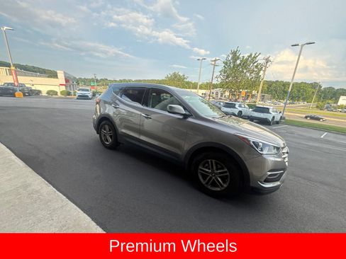 Used 2018 Hyundai Santa Fe Sport FWD image 6
