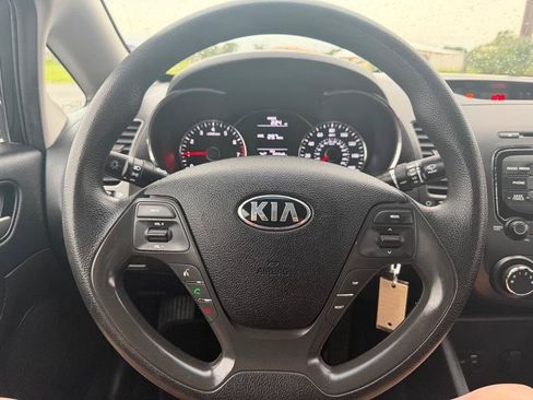 Used 2017 Kia Forte LX FWD image 2