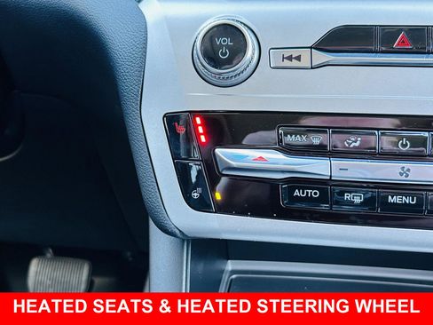 Used 2022 Ford Explorer XLT w/ Equipment Group 202A image 5