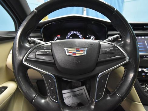 Used 2019 Cadillac XT5 Luxury image 11