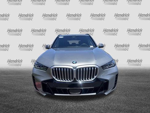 Used 2026 BMW X5 xDrive40i w/ M Sport Package AWD/4WD image 3