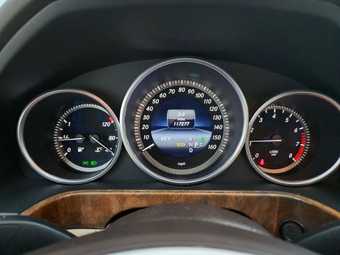 Used 2014 Mercedes-Benz E 350 Sedan image 17