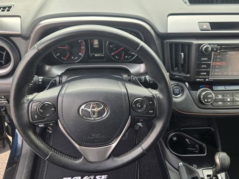 Used 2017 Toyota RAV4 SE image 22