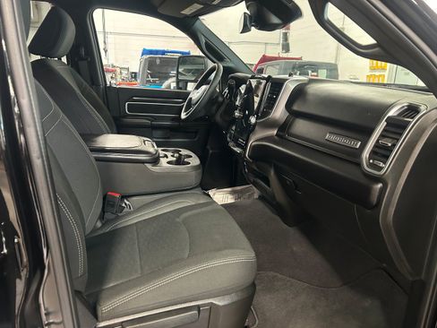 Used 2025 RAM 2500 Big Horn AWD/4WD image 9