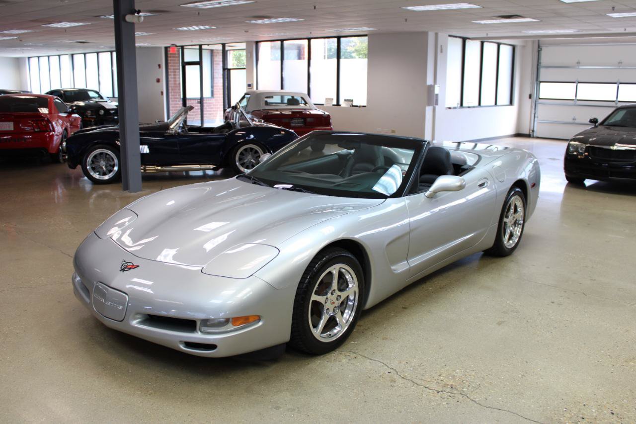 Used 2004 Chevrolet Corvette Convertible w/ Preferred Equipment Group RWD image 3