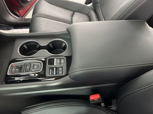 Used 2025 Honda Pilot Touring image 25