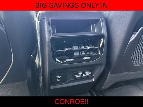 Used 2025 Jeep Grand Cherokee Altitude RWD image 25