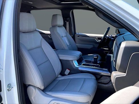 Used 2025 Chevrolet Silverado 1500 LTZ w/ Z71 Off-Road Package image 24