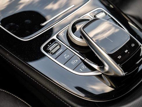 Used 2017 Mercedes-Benz E 300 image 25