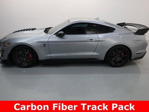 Used 2022 Ford Mustang Shelby GT500 w/ Carbon Fiber Track Pack RWD image 15
