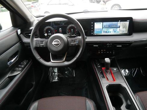 Certified 2025 Nissan Kicks SR image 12