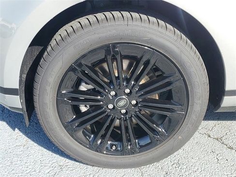 Used 2025 Land Rover Range Rover Evoque S image 6