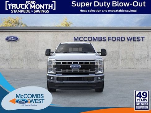 New 2026 Ford F250 XLT w/ FX4 Off-Road Package image 2