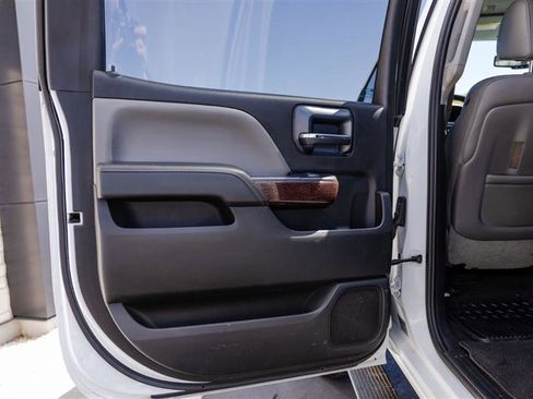 Used 2015 GMC Sierra 2500 SLT w/ Duramax Plus Package AWD/4WD image 37