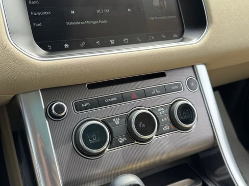 Used 2017 Land Rover Range Rover Sport HSE image 21
