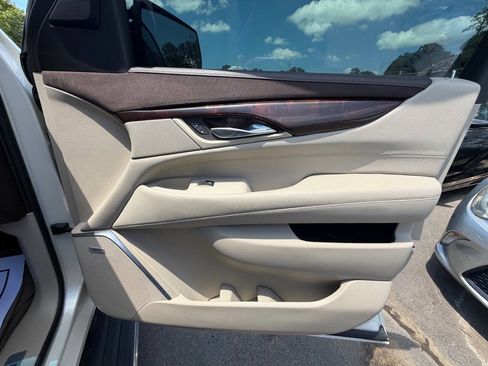 Used 2015 Cadillac Escalade ESV Premium AWD/4WD image 24