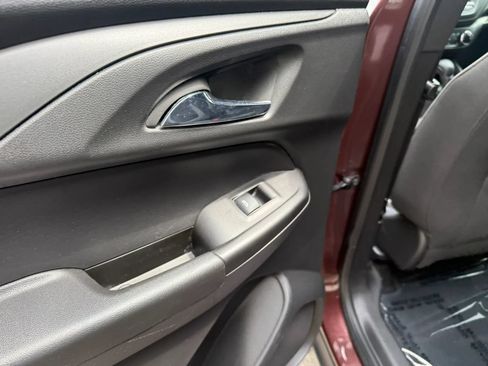 Used 2022 Chevrolet TrailBlazer LT FWD image 30