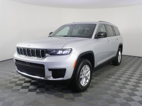 New 2025 Jeep Grand Cherokee L Laredo image 22