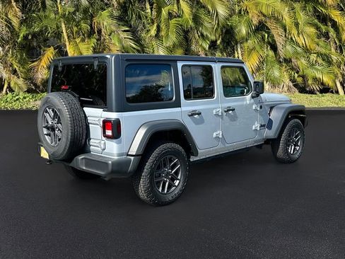 Used 2024 Jeep Wrangler Sport S image 5