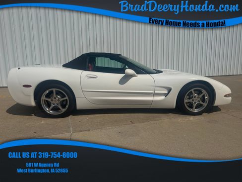 Used 2002 Chevrolet Corvette Convertible w/ Preferred Equipment Group2 RWD image 1