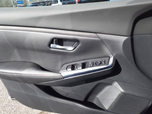 Used 2023 Nissan Sentra SR w/ Trunk Package FWD image 7