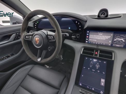 Used 2022 Porsche Taycan RWD image 25